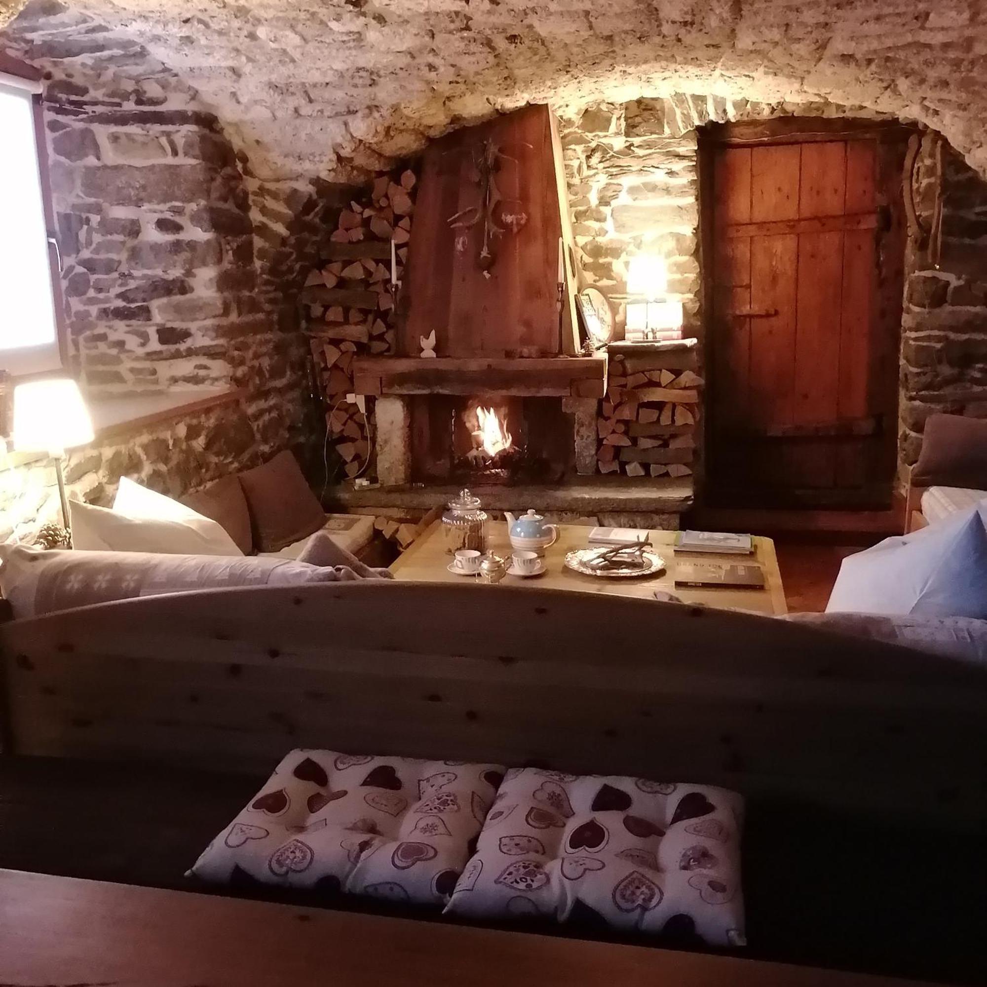 La Thuillettaz B&B Maisons de Montagne Saint-Rhemy-En-Bosses Extérieur photo